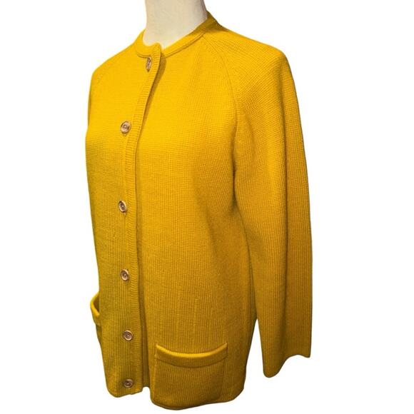60’s VINTAGE Mustard Yellow Wooden Button Grandma Cardigan - Picture 3 of 6